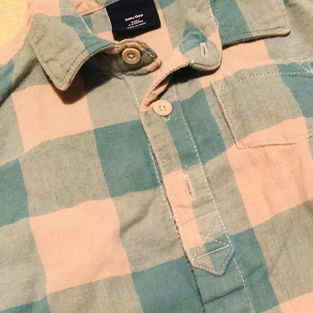 Button up baby gap shirt